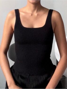 Aritzia black ribbed tank